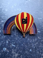 PINS (V2217) THEME MONTGOLFIERES (2 Vues) BALLON ARC EN CIEL - PJ - Airships