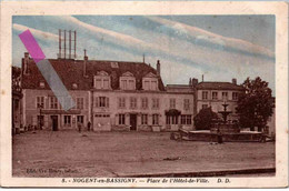 NOGENT-en-BASSIGNY Place De L'hôtel De Ville - Nogent-en-Bassigny