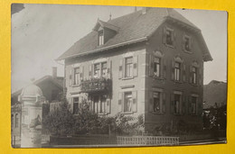 18274 - Carte Photo Bretten Une Maison Colonne Publicitaire Affiche Karlsruher Tagblatt Bretten 20.01.1914 - Bretten