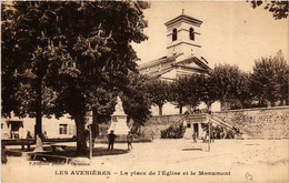 CPA AK Les AVENIERES - La Place De L'Église Et Le Monument (433643) - Les Avenières