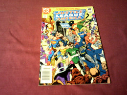 JUSTICE LEAGUE  AMERICA  N° 212 MAR 1983 - DC