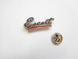 Beau Pin's En Relief , Auto Ford Escort - Ford