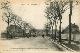 Fontenay Le Comte * Le Boulevard Hoche Et La Caserne D'infanterie * Militaria - Fontenay Le Comte