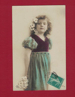 XA112 JEUNE FILLE  FILLETTE , ENFANT, GIRL , FAMOUS GRETE REINWALD LITTLE SISTER WITH DAISY, DAISIES IN HER HAIR - Abbildungen