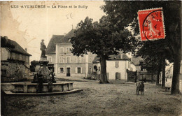 CPA Les AVENIERES - La Place Et Le Sully (489222) - Les Avenières