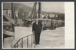 Unknown Person With An Old Sailing Boat, '40. - Personen
