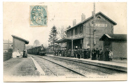 60420 MAIGNELAY - La Gare (MB N° 328) (le Train Arrive, Beaucoup De Passagers, Très Bon état) - Maignelay Montigny