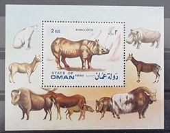 OMAN  Rhinocéros, Bloc De Luxe Dentelé émis En 1972 . ** Neuf Sans Charnière, MNH - Rhinozerosse