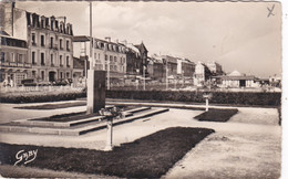 14 Luc Sur Mer. Monument De La Libération, Rue Charcot - Luc Sur Mer