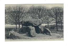 Meudon - Pelouse De L'Observatoire Le Dolmen -  A Droite, Dans Le Fond, Orphelinat St Philippe - Dolmen & Menhirs