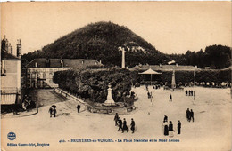 CPA BRUYERES-en-VOSGES - La Place Stanislas Et Le Mont Avison (455814) - Bruyeres