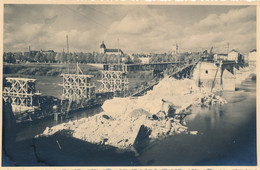 Photo Format Carte Orléans (45 Loiret) 1944 Le Pont Royal Détruit Et La Passerelle Provisoire - Orleans