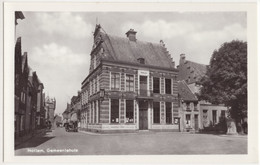 Hattem, Gemeentehuis - (Gelderland, Nederland/Holland) - Oldtimer Auto 1940's - Hattem