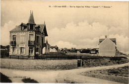 CPA LUC-sur-MER - Sur La Digue Les Villas (271723) - Luc Sur Mer