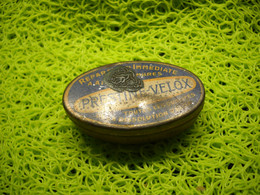 BOITE Ancienne En Fer  PRESTINE  VELOX   Réparations Chambre à Air De Vélo Cyclisme - Cajas