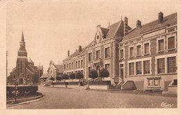 COMBLES MAIRIE ECOLE SALLEDES FETES L EGLISE - Combles