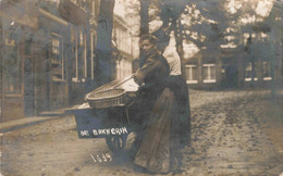 Hoorn Straatleven De Bakkerin Oude Fotokaart 1379 - Hoorn