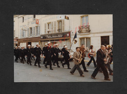 MILITARIA PHOTO 13X9 SOLDATS DU FEU POMPIERS ( POMPIER ) À COUILLY PONT AUX DAMES 77 : MAGASINS FANFARE : - Feuerwehr