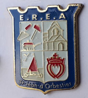 PO151 Pin's Lycée E.R.E.A ST Saint Jean D'Orbestier Les Sables-d'Olonne Vendée Char à Voile Marteau Achat Immédiat - Zeilen