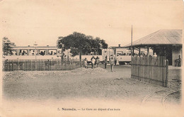 CPA NOUVELLE CALEDONIE - NOUMEA - La Gare Au Départ D'un Train - Belle Animation - L B F - Neukaledonien