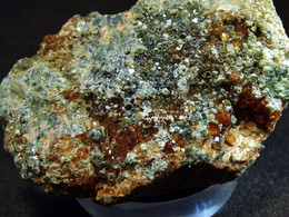Grossular Garnet (var. Hessonite) With Clinochlore ( 5 X 3.5 X 2 Cm ) Bellecombe - Aoste - Italy - Minéraux