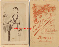 CDV Jeune Fille Et Chandelier Par Le Noble à Auxerre - Anciennes (Av. 1900)