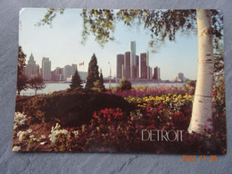 THE SKYLINE  GROTE KAART  17  X  11,5  CM - Detroit