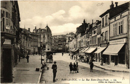 CPA BAR-le-DUC - La Rue Entre-Deux-Ponts (631064) - Bar Le Duc