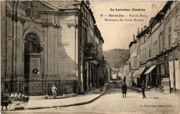 CPA BAR-le-DUC - Rue Du Bourg - Monument Des Freres Michaux (631302) - Bar Le Duc