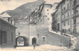 CPA France - Hautes Alpes - Briancon - Rue De La Mercerie Et Les Remparts - LL - 24 Juin 1910 - Animée - Pont - Arche - Briancon