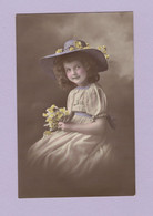 XA1156  JEUNE FILLE  FILLETTE , ENFANT, GIRL , FAMOUS LITTLE ASHTON CHILDMODEL PURPLE HAT FASHION - Portraits