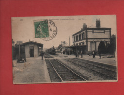 CPA -  Plouaret -(Côtes Du Nord ) La Gare  (train, Locomotive ) - Plouaret