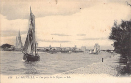 CPA France - Charente Maritime - La Rochelle - Vue Prise De La Digue - LL. - Bateau - Quai - La Rochelle