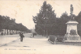 CPA France - Cher - Bourges - Place Serrancourt - LL. - Animée - Statue - Monument - Levy Fils Et Cie - Bourges