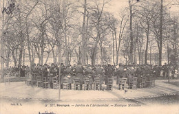 CPA France - Cher - Bourges - Jardin De L'Archevêché - Musique Militaire - Collection E. L. - Oblitérée Bourges 1905 - Bourges