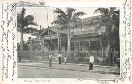 CPA NOUVELLE CALEDONIE -  Nouméa - Hotel De Ville - Animé Et Cadre Noir Et Blanc - Nouvelle-Calédonie