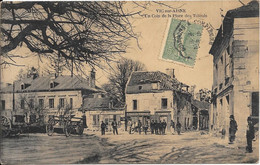 VIC-SUR-AISNE - Un Coin De La Place Des Tilleuls - Vic Sur Aisne