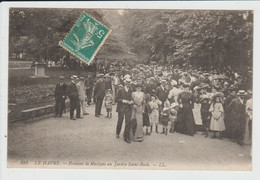 LE HAVRE - SEINE MARITIME - PENDANT LA MUSIQUE AU JARDIN SAINT ROCH - Square Saint-Roch