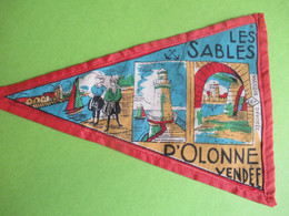 Fanion Touristique Ancien / FRANCE/Sables D'Olonne/ VENDEE/Vue D'ensemble De La Plage/ Vers 1950 - 1960      DFA61bis - Flags