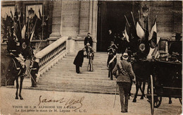 CPA PARIS Visite De Alphonse XIII Le Rois Serre Le Main De M. Lépine (305432) - Receptions