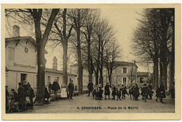 GRADIGNAN - Place De La Mairie - Gradignan