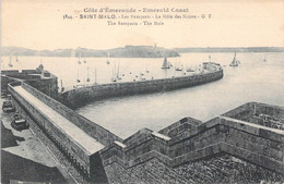 CPA France - Côte D'Emeraude - Saint Malo- Les Remparts - Le Môle Des Noires - G. F. - Bateau - Voilier - Mer - Jetée - Saint Malo