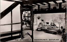 (1 M 24) VERY OLD - (b/w) Shakespeares's Birthplace - The Kitchen - Stratford Upon Avon