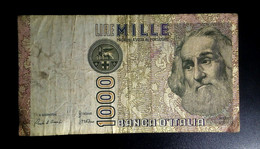 A7  ITALIE   BILLETS DU MONDE   ITALIA  BANKNOTES  1000  LIRE 1982 - [ 9] Sammlungen