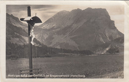 B9740) Motiv Am Fuße Der CANSIFLUH Im BREGENZERWALD - Vorarlberg - Kreuz U. Bankerl  Gel. SCHOPPENAU 1929 - Bregenzerwaldorte