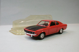 Solido - OPEL MANTA 1900 SR Rouge BO 1/43 - Solido