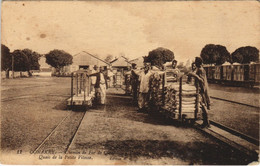 PC CHEMIN DE FER KONAKRY QUAIS DE PETITE VITESSE FRENCH GUINEA RAILWAY (a28741) - Guinée Française