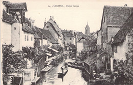 CPA France - Haut Rhin - Colmar - Petite Venise - Barque - Rivière - Sigle De La Cigogne - Porche - Animée - Colmar