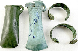 4 Keltische Artefakte: 2 Bronzeäxte Der Zeit Um 700 V. Chr. Längen 120 Und 130 Mm. Vgl. Wessex Archaeology, Bronze Age A - Andere & Zonder Classificatie