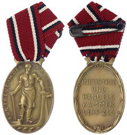 Ovale Bronzemedaille An Bandspange O.J. Für Treue In Der Arbeit, Industrie Und Handelskammer Leipzig. 24 X 34 Mm. Vorzüg - Unclassified